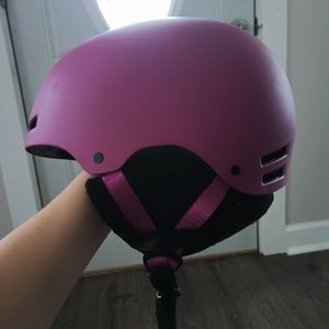 Annon helmet size small